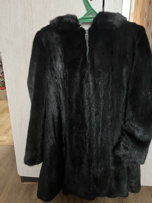 Продам норковую шубу