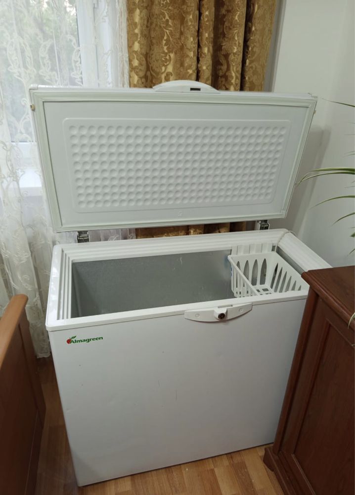 Продаётся б/у морозильник