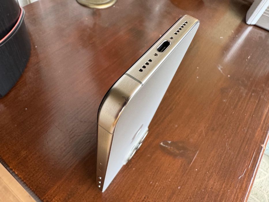 iPhone 15 Pro Max Natural Titanium 256GB