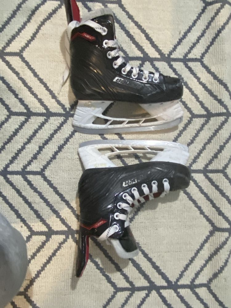 Продам хоккейные коньки Bauer NSX