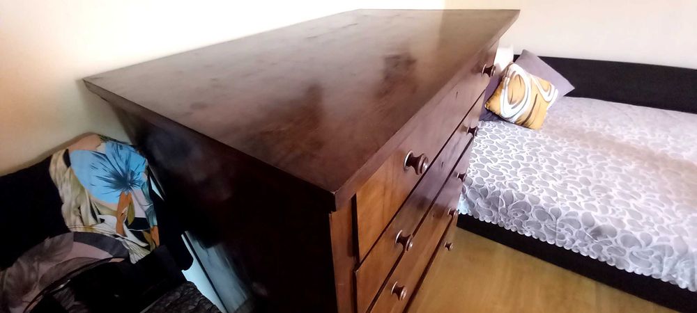 Старинен скрин от орех