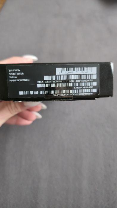 Безупречен Samsung Z Flip 6 256gb
