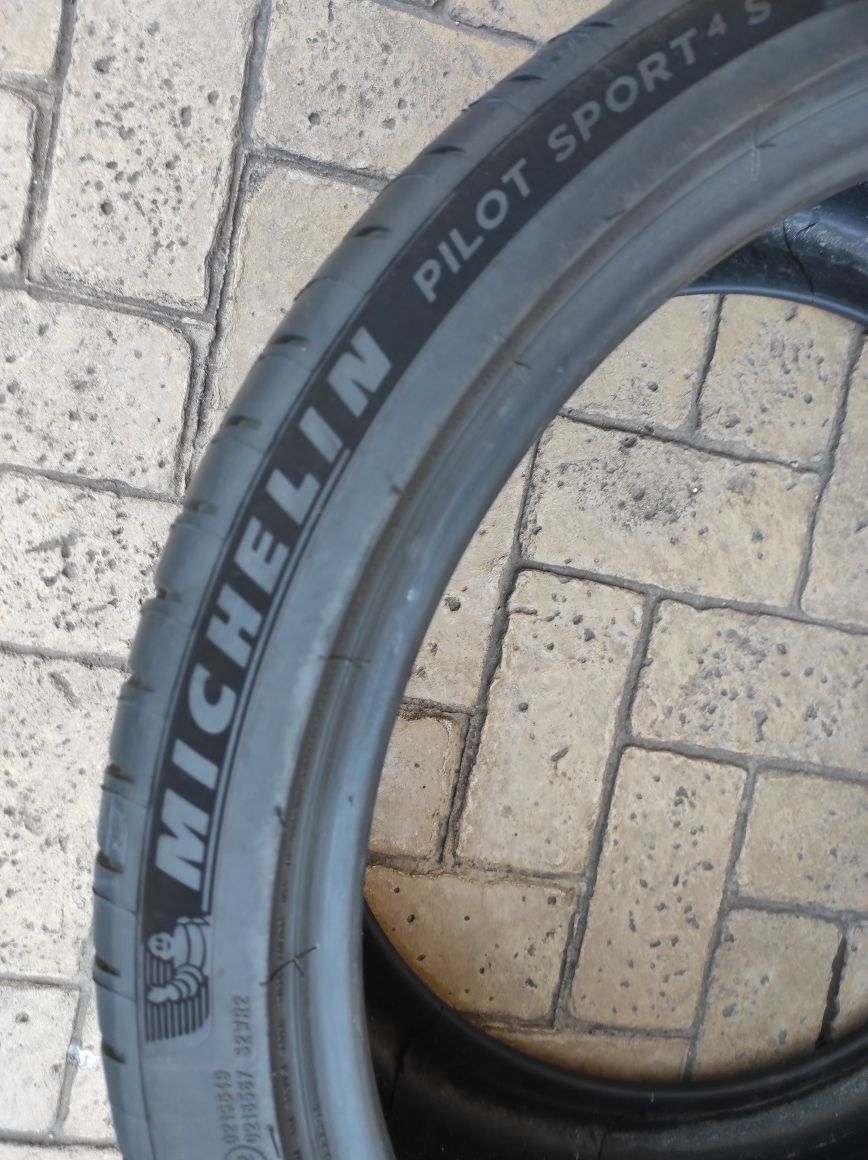 Гуми Michelin 305/30/21 Pilot sport 4 S, dot 2323