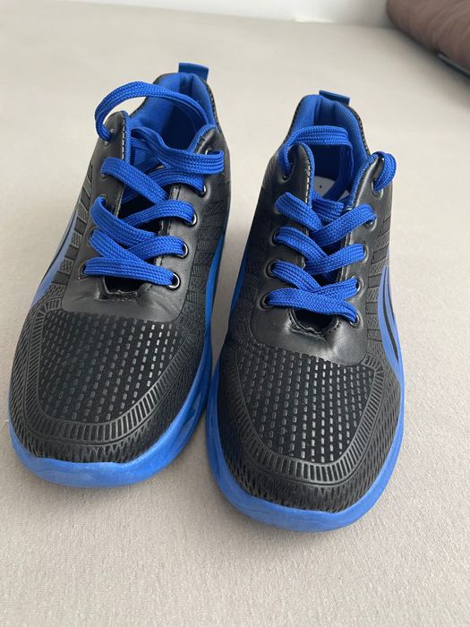 Adidasi noi unisex 30 lei