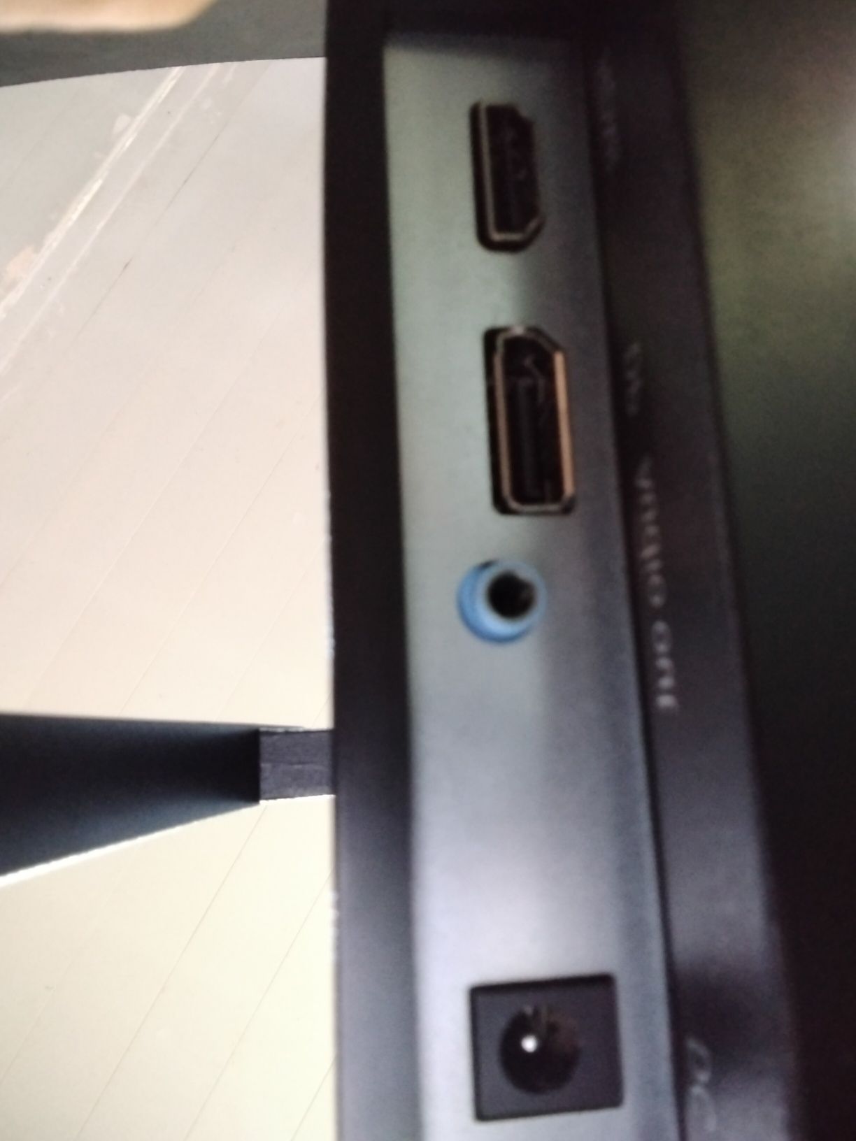 Monitor Pixel 180 hz zo'r holatda aybi yoq ishlashi zo'r