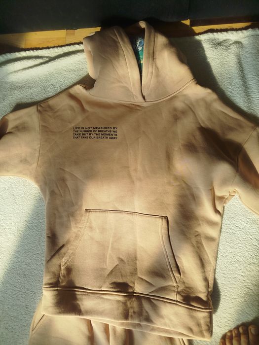 Спортивные костюмы на девушек