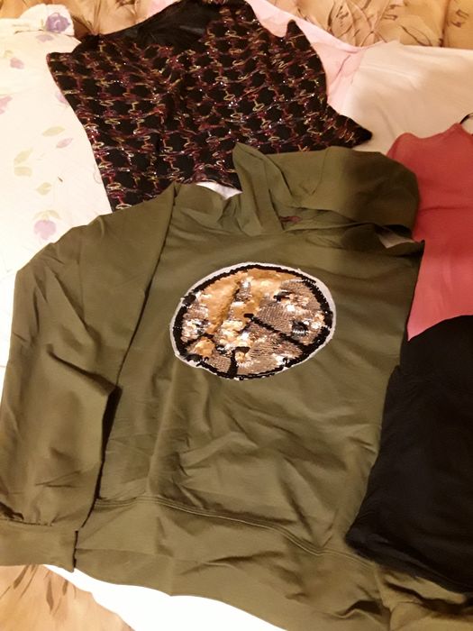 Bluze, hanorac si material metraj