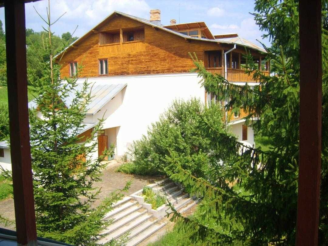 Ocazie deosebită – 2 Vile de vânzare la preț de una - Statiunea Breaza