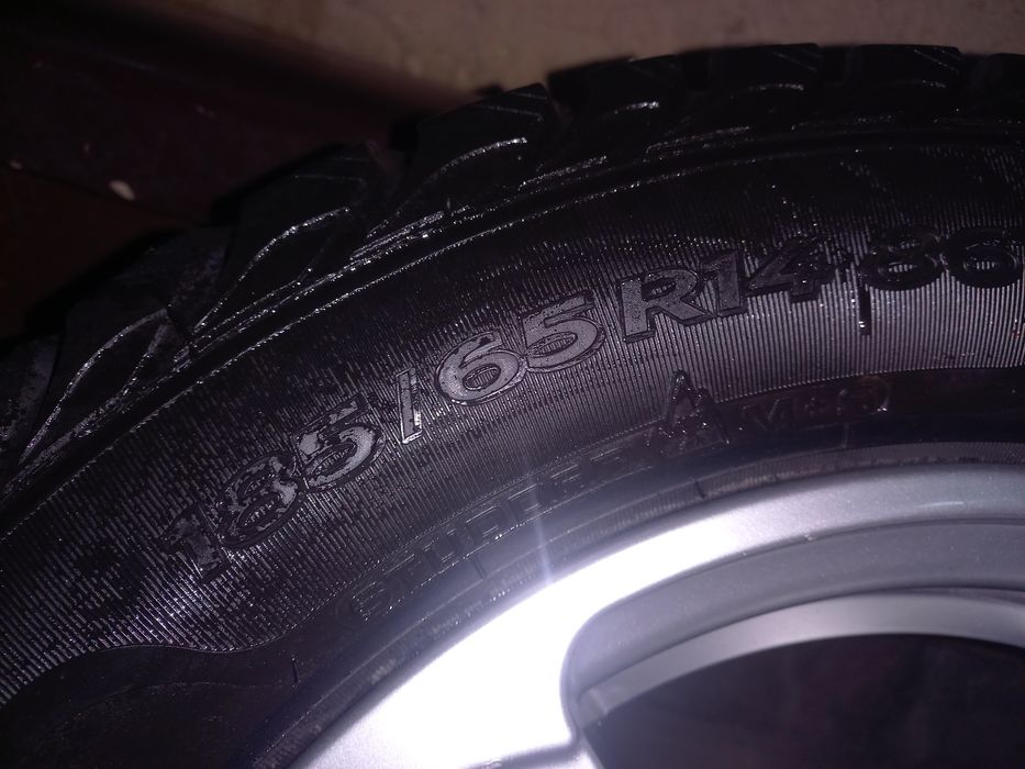 Продам шины с дисками зимние 4штук Состояние идеал торг есть