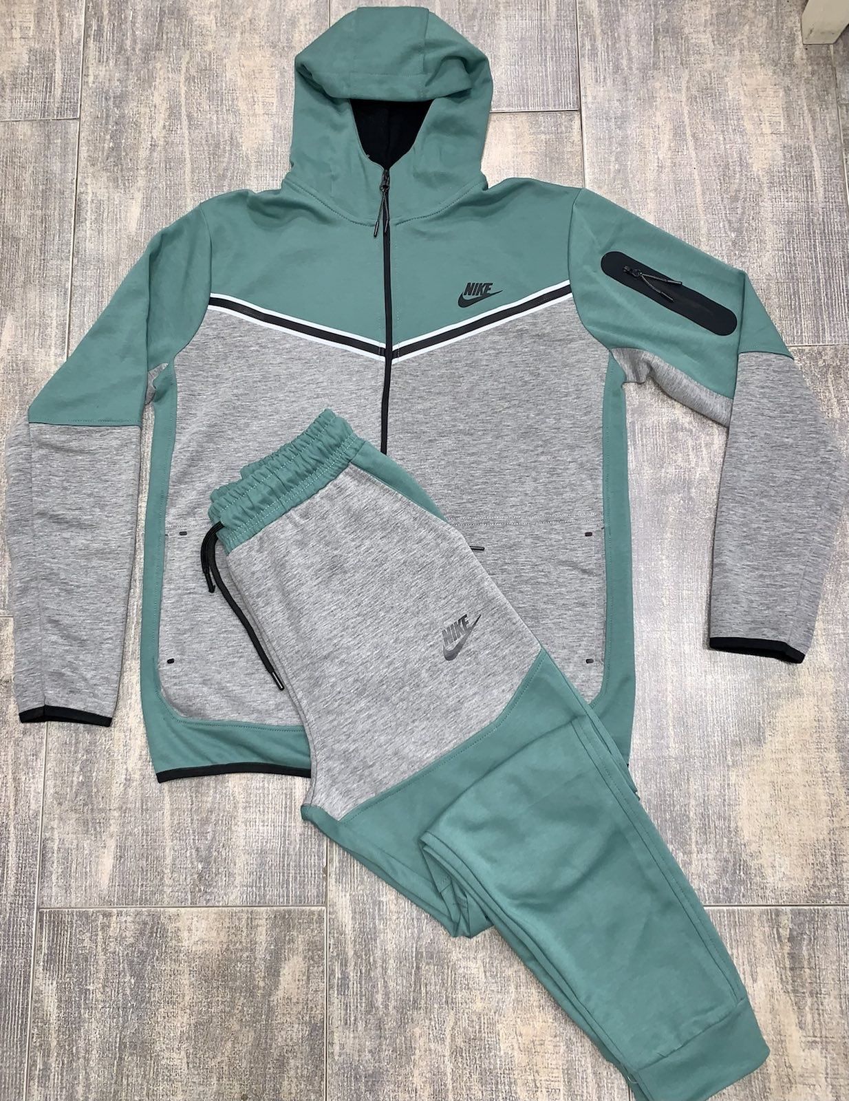 Nike Tech Fleece Brooklyn Green мъжки спортен екип