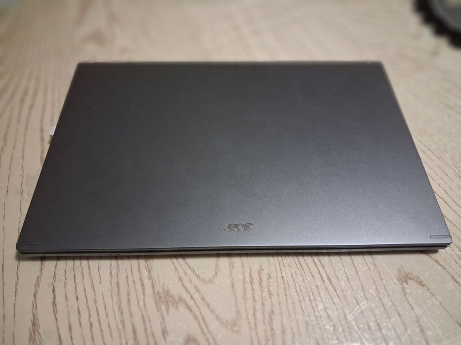 Ноутбук сотилади