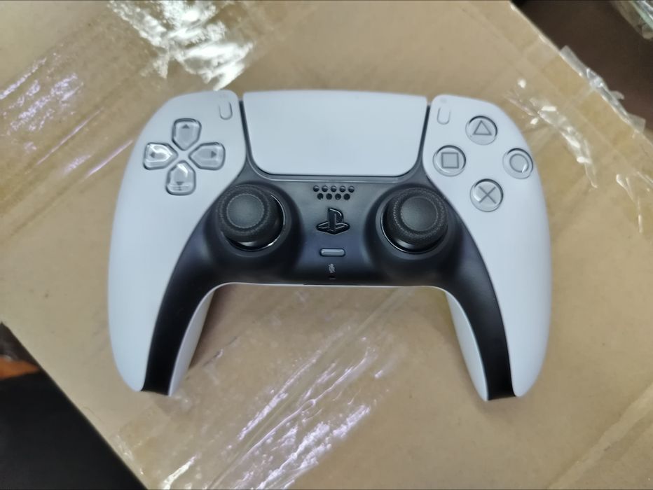 Playstation 5 orginal yengi joystikla bor