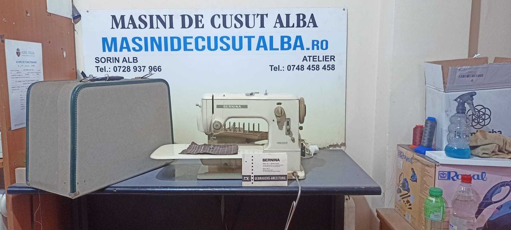 Masina de cusut Bernina Record cu tija de acctionare la genunchi