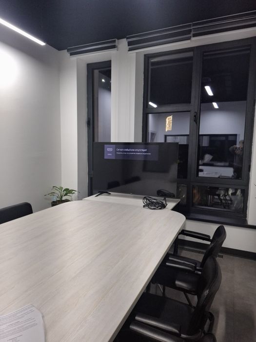 Аренда мобильных кранштейнов и телевизоров