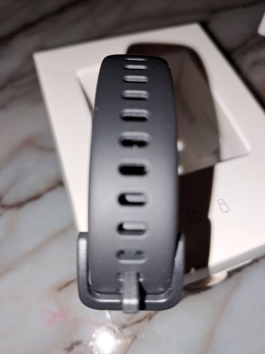 Huawei band 10 нова