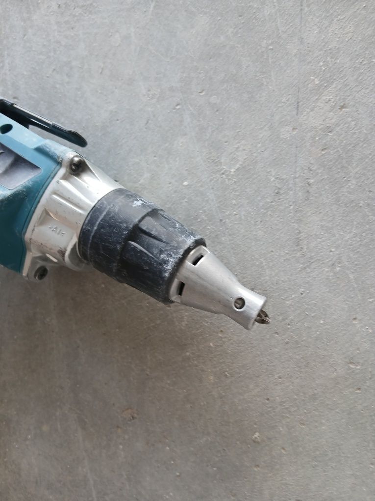 Винтоверт за гипсокартон Makita DFS250Z