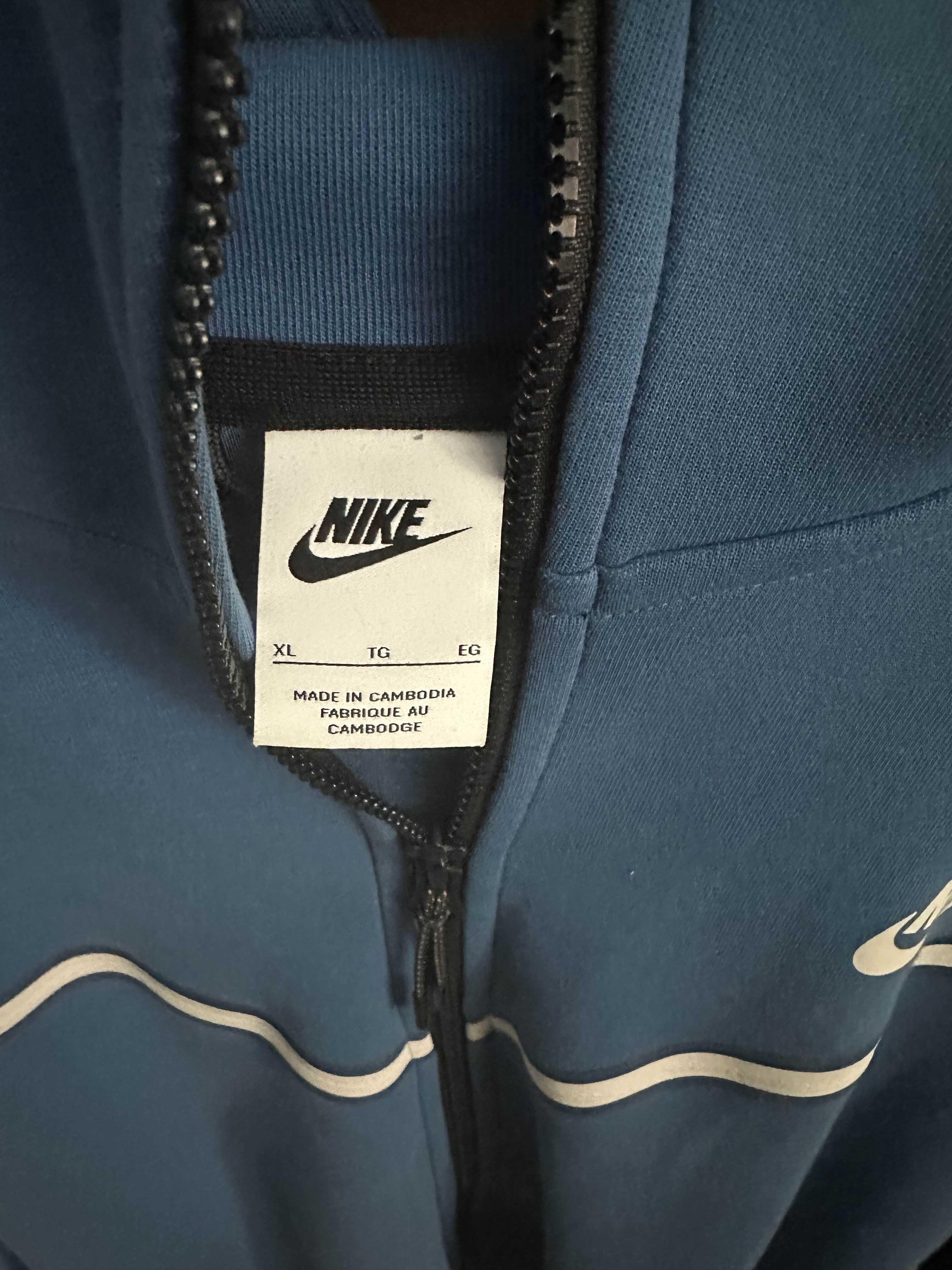 NIKE Tech Fleece Hanorac