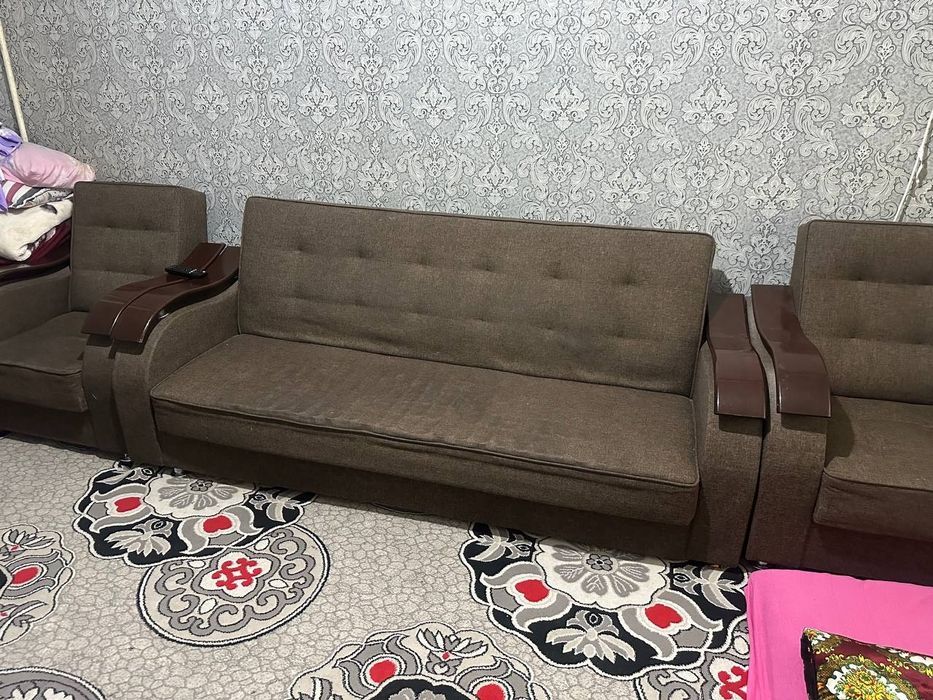 Диван и две  кресло