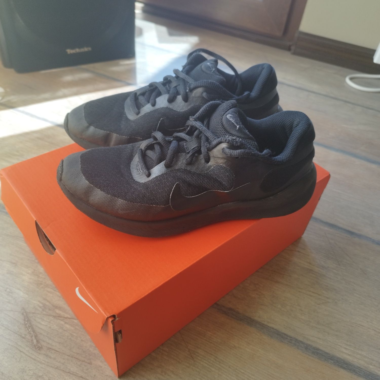 Детски маратонки Nike.