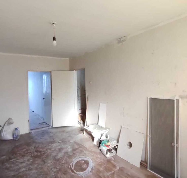 Продаю 2х комн. квартиру на 29а квартале без ремонта на 2 этаже.