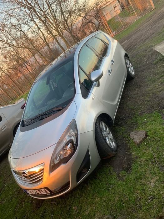 Vând Opel Meriva an 2012 stare bună