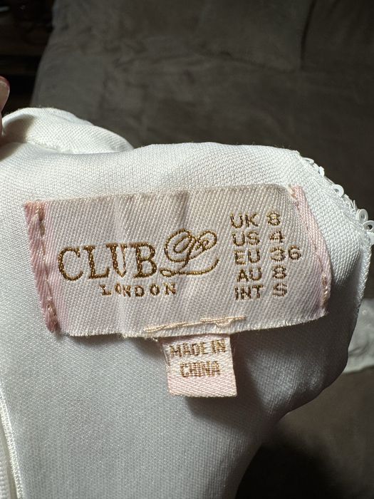 Официална бяла рокля в отлично състояние