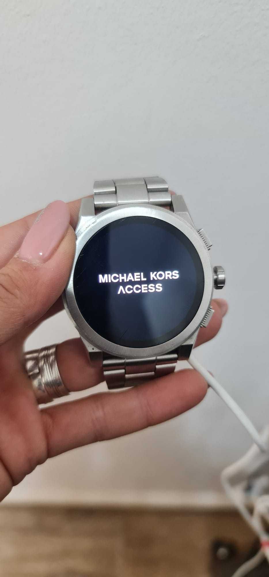 Smartwatch Michael Kors, curea metalica!