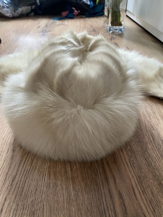 Caciula + guler vulpe polara in stare excelenta