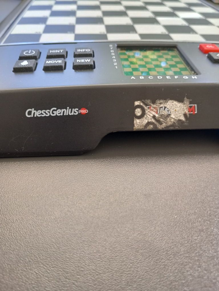 Компютър за шах- Millennium Chess Genius Pro