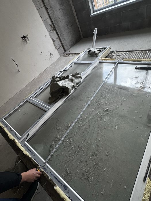 Окно пластиковое балконное