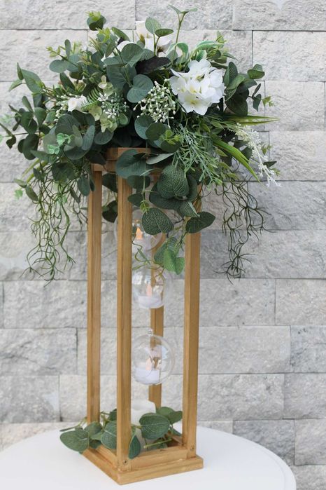 Vand suporti florali pentru evenimente