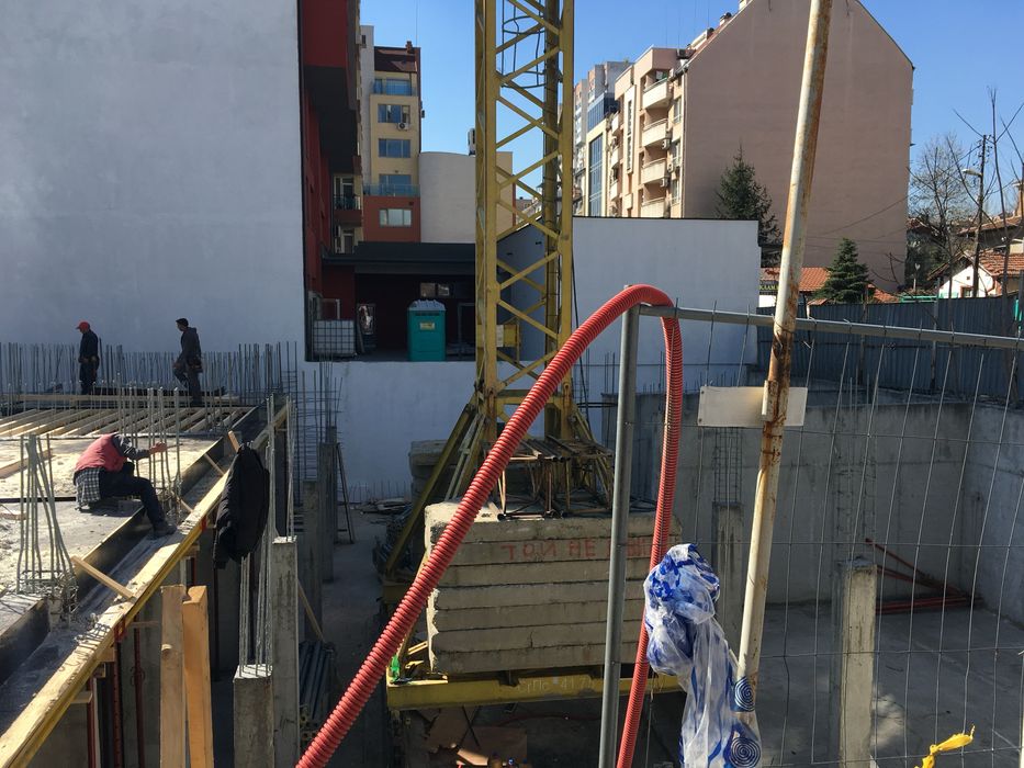 Груб строеж, бетонови съоръжения, строителство на къщи и кооперации