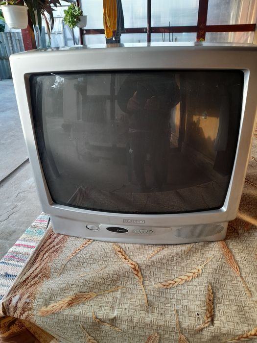 Televizor second-hand în stare foarte bună