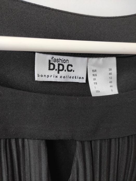 Рокля черна с бели цветя