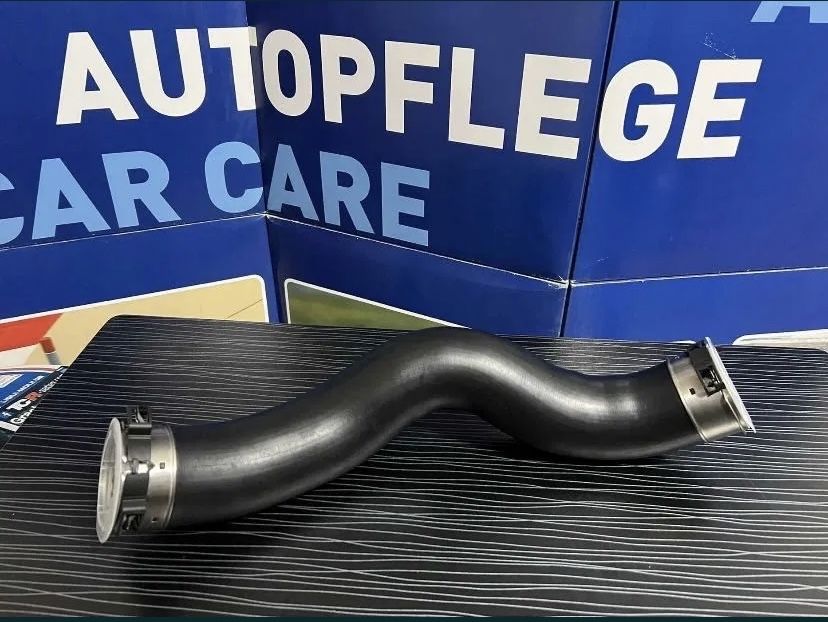 Furtun Intercooler stânga - BMW Seria 5 G30 G31 2.0D / Seria 7 G11 G12