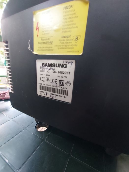 Televizoare cu tub Samsung ck20s20bt și cb-14f1z și un video player