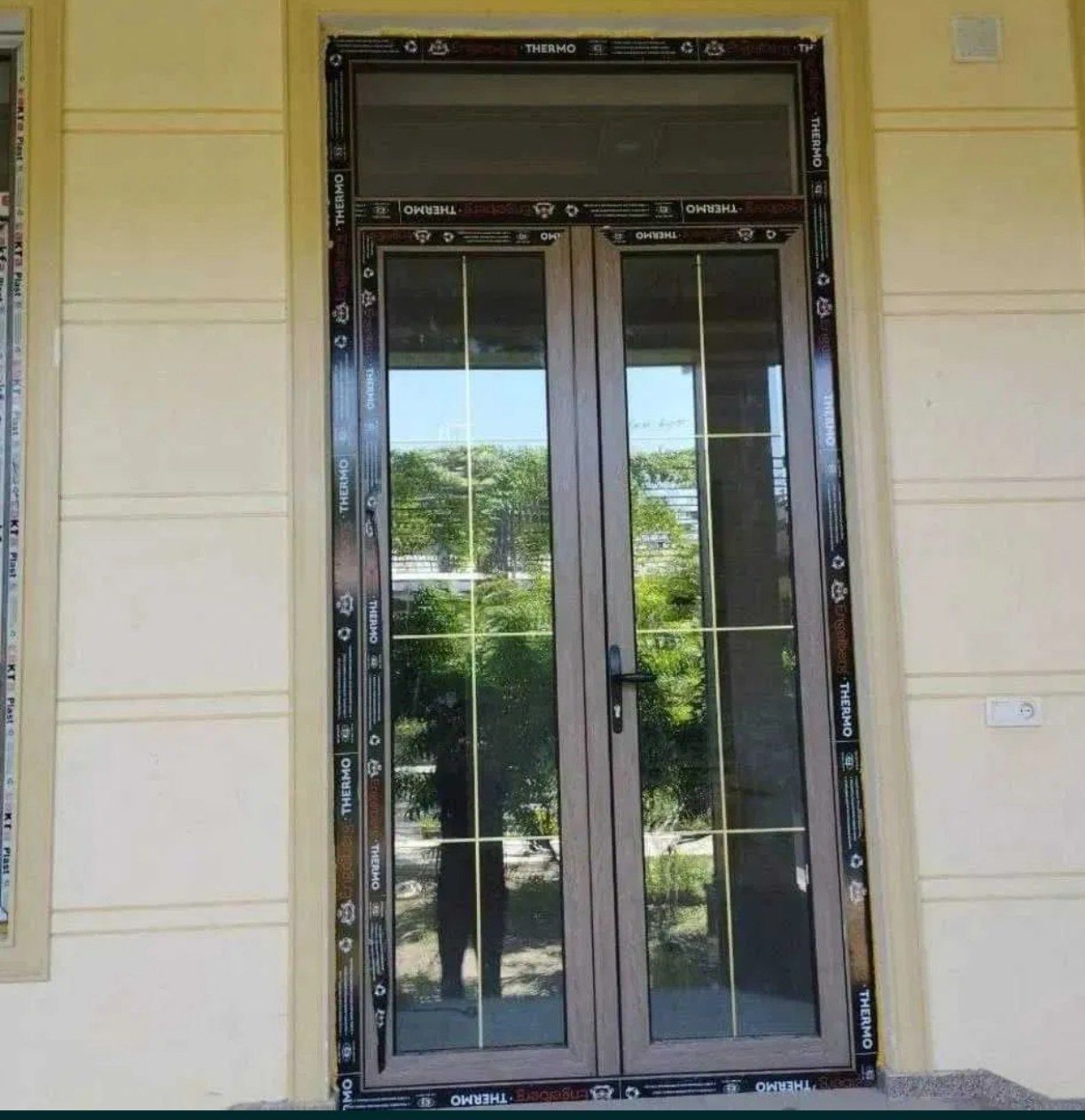 AKFA eshik romlari