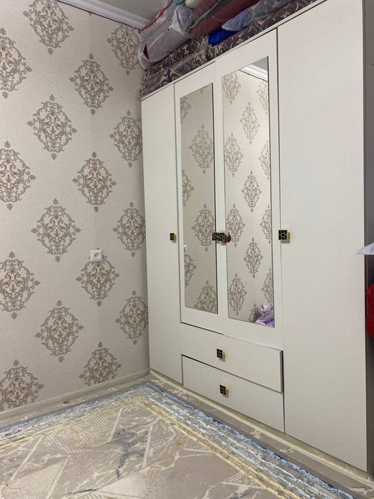 Продам шкаф белый