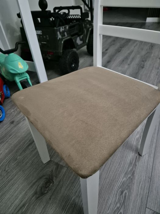 Vând set 4 scaune masa bucatarie