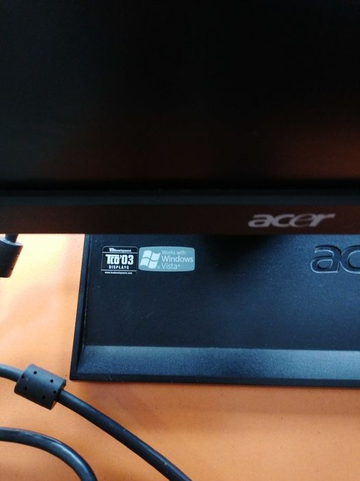 Продавам Монитор ASSER + подарок клавиатура.