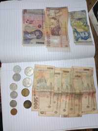 Vînd diferite monede și bancnote vechi