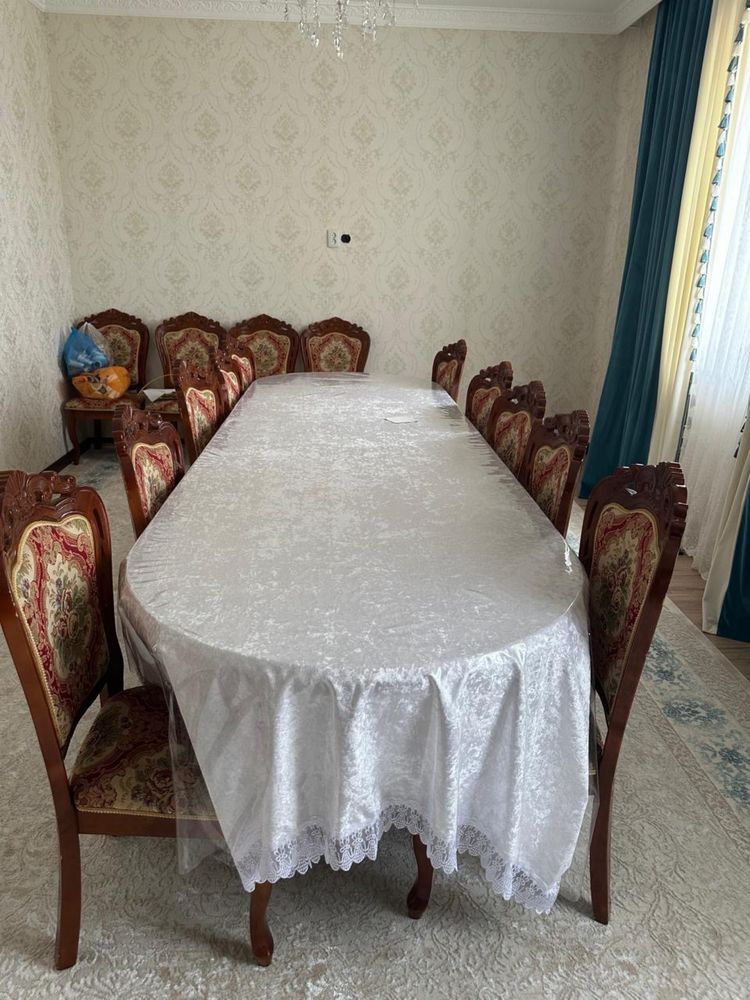 Продам стол и стулья