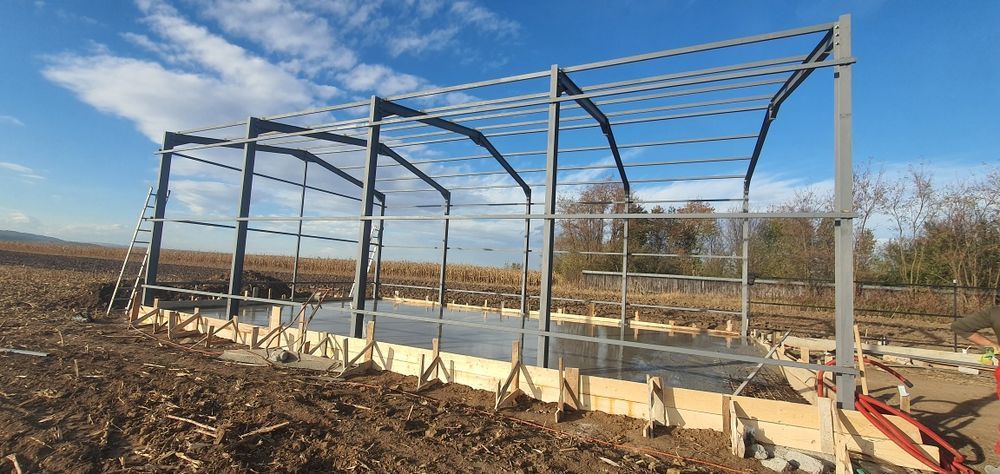 Vand hale metalice la super preturi inf la tel