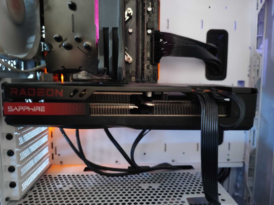 Видеокарта Rx 7700 xt sapphire