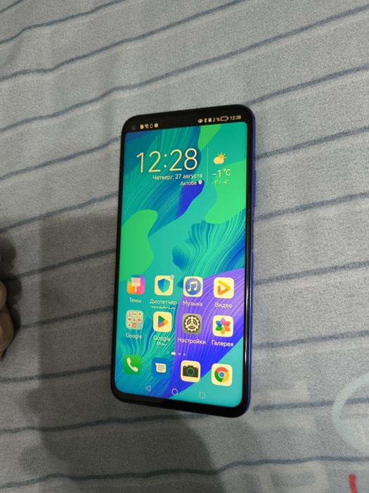 Смартфон Huawei Nova 5 (128GB), всё работает идеально