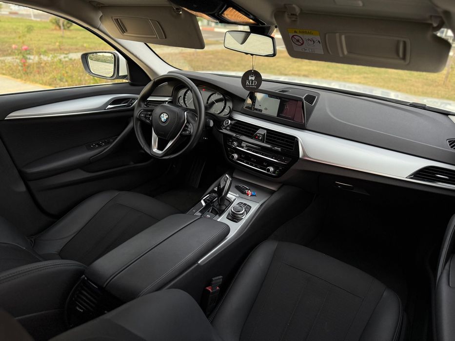 BMW  520 d. G30 2017