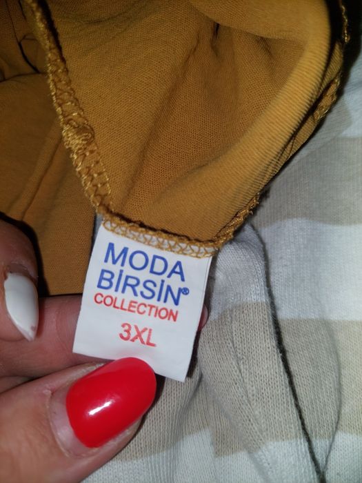 Pantaloni largi roz și galben mustar