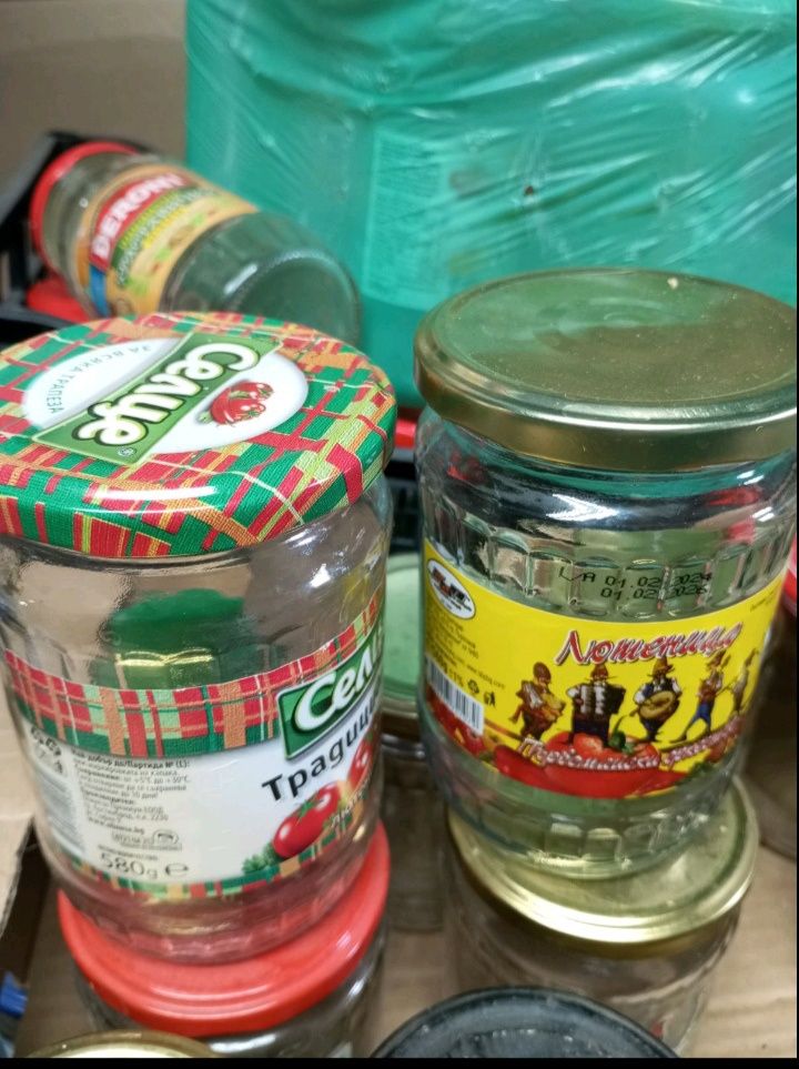 Буркани с винтови капачки