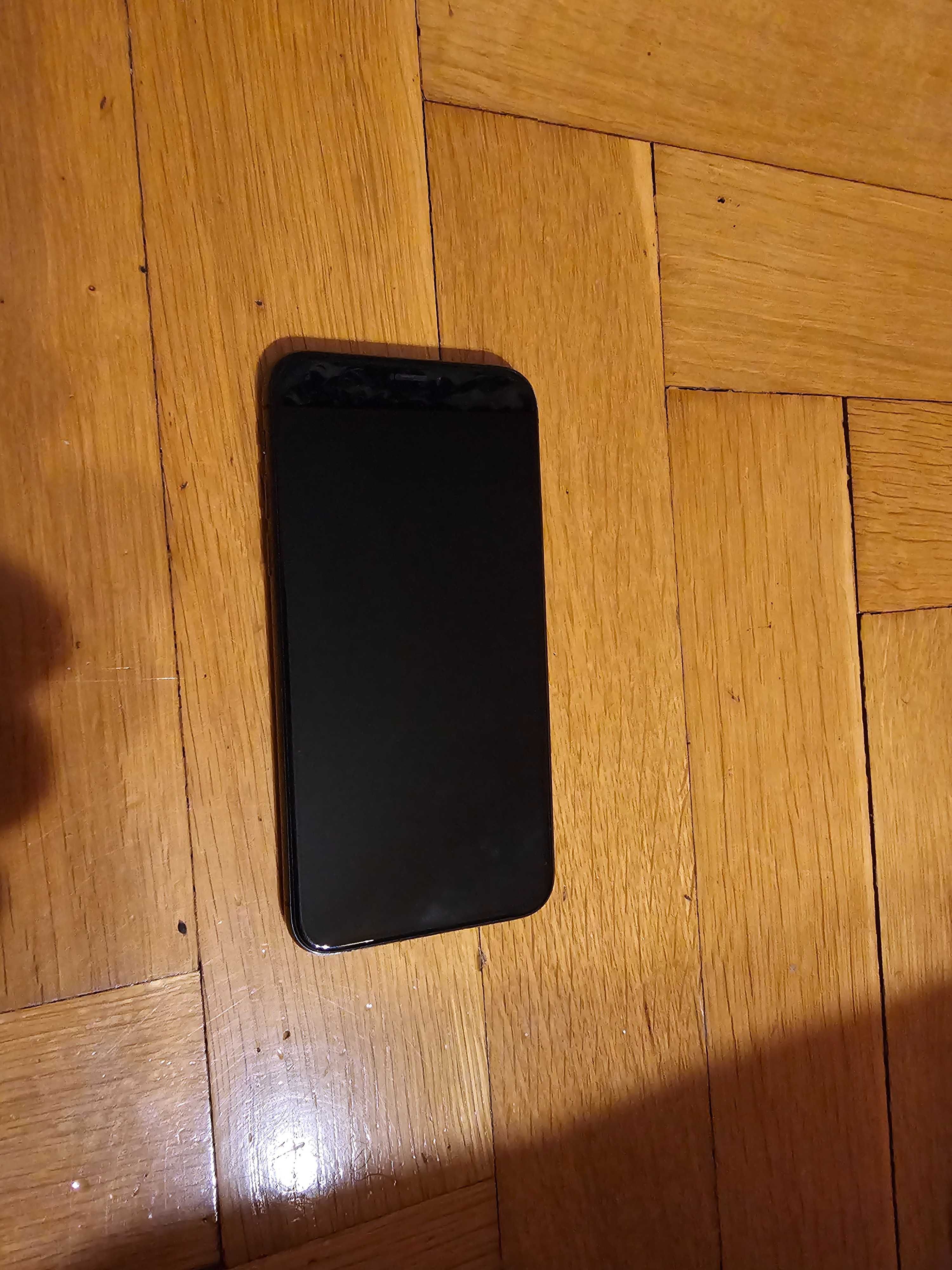 Iphone xs много запазен