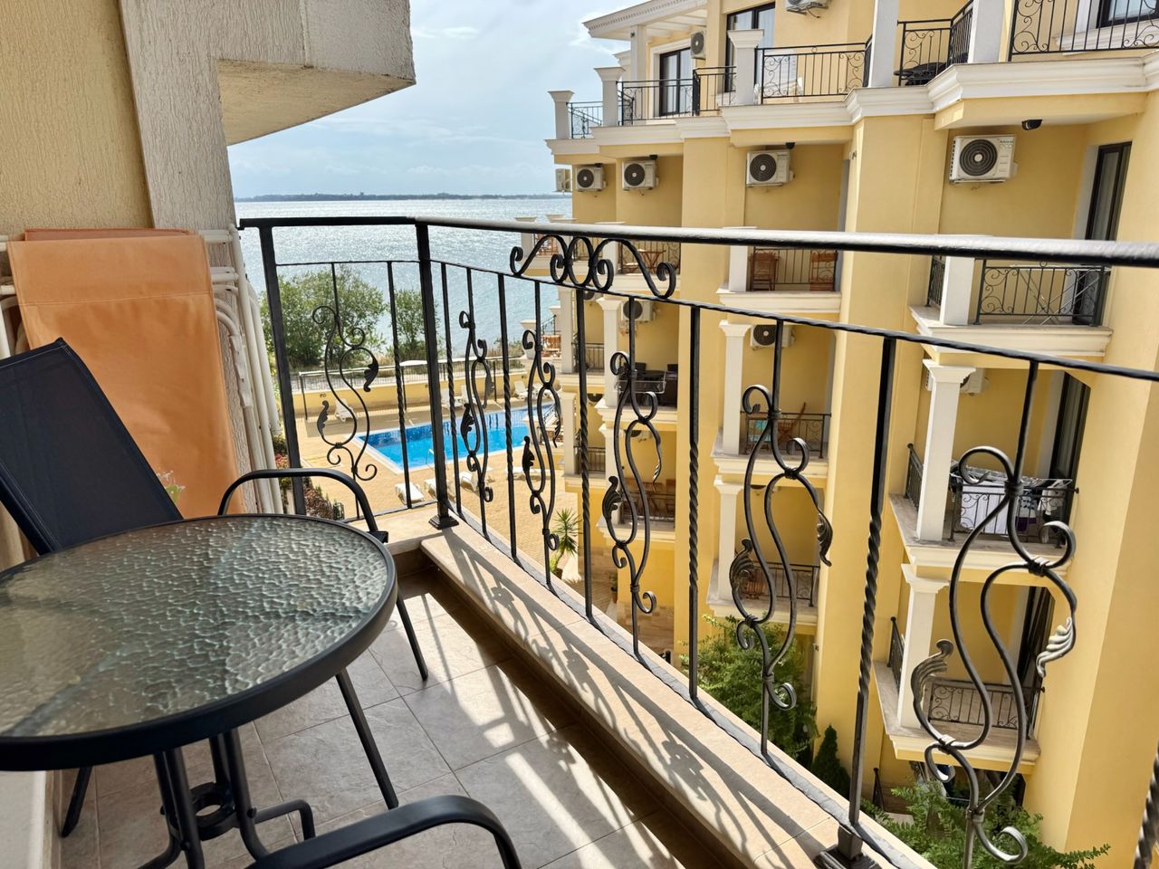Продава се Двустаен апартамент в Свети Влас - 63 кв.м за 1295 €/кв.м - Снимка #4
